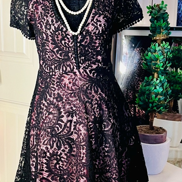 FOREVER 21 Black Lace Mini Dress Size M with Light Pink Fabric Lining, NWOT - Picture 10 of 17